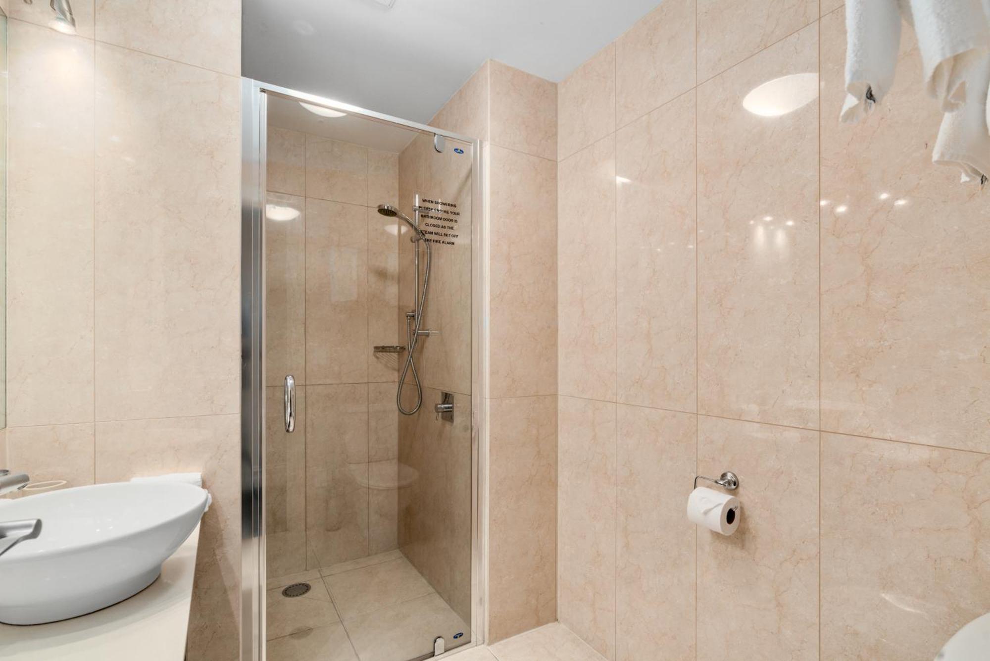 The Beacon - 2 Bedroom Town Center Apartment Queenstown Luaran gambar
