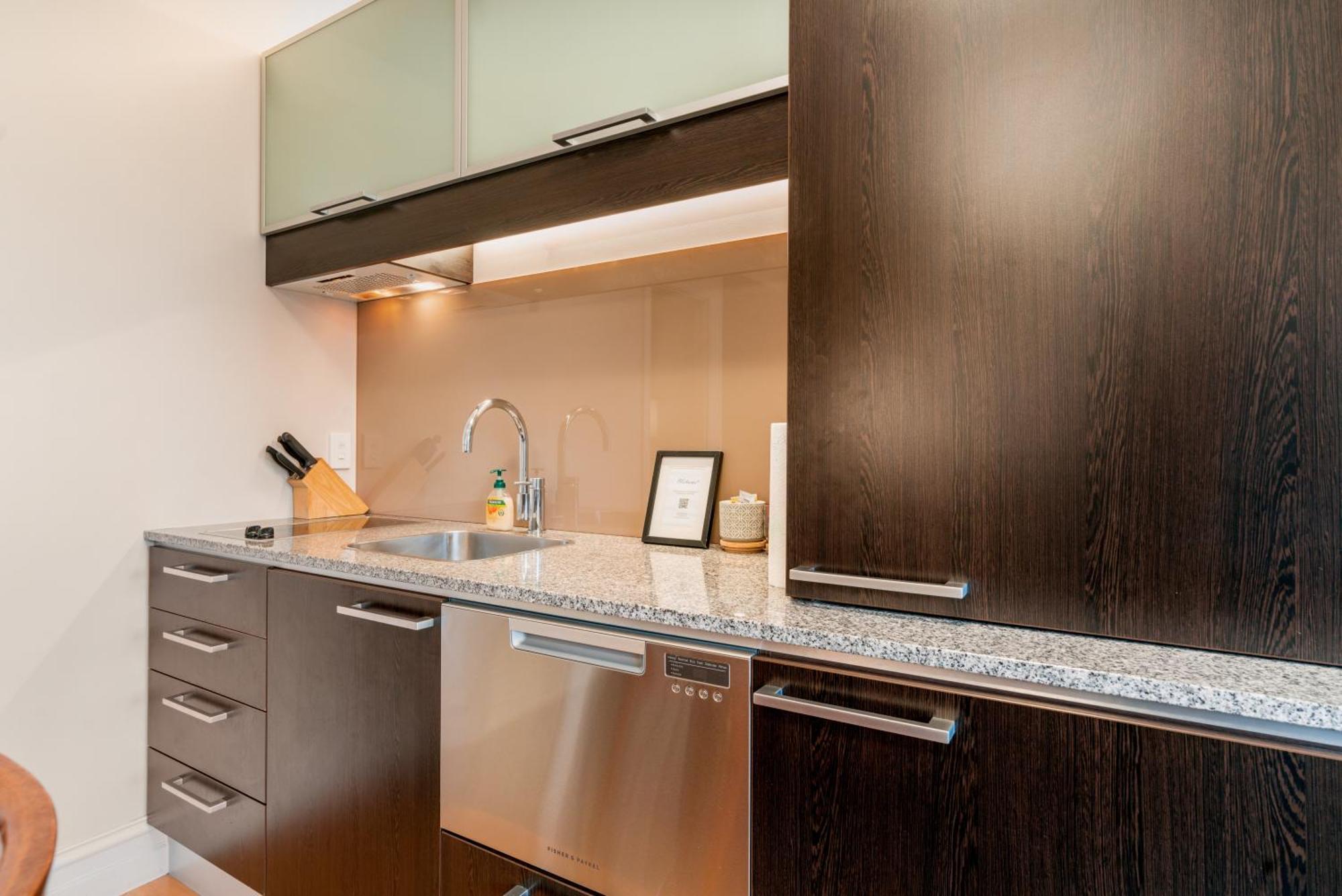 The Beacon - 2 Bedroom Town Center Apartment Queenstown Luaran gambar